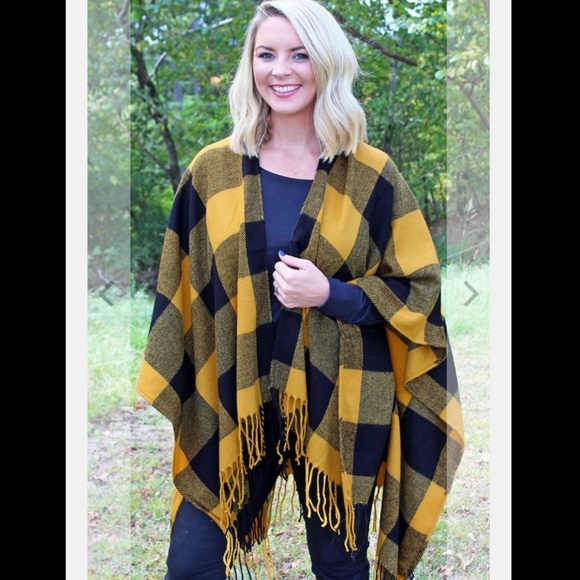 Jackets & Blazers - NWT Classic Buffalo Plaid Mustard Yellow & Black Checked Ruana Wrap with Fringe